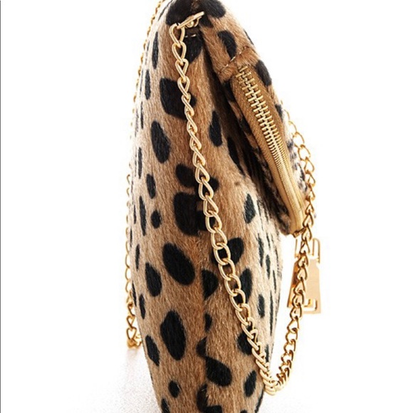 ONE LEFT✨ Cheetah Crossbody Bag - Picture 2 of 6